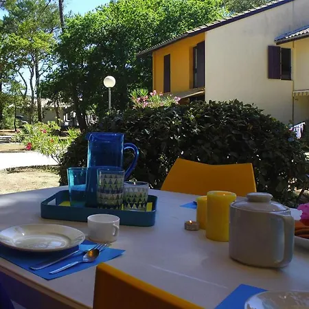 Gite For 8 Guests In Medoc